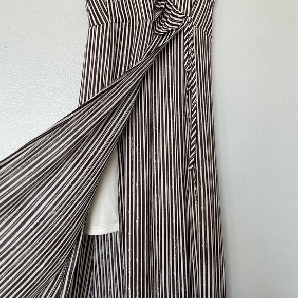 NWT Olivia Grey Striped Ruffle Bodice Adjustable Straps Maxi Dress Size Small - Picture 5 of 9